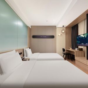 Elegant Twin Room